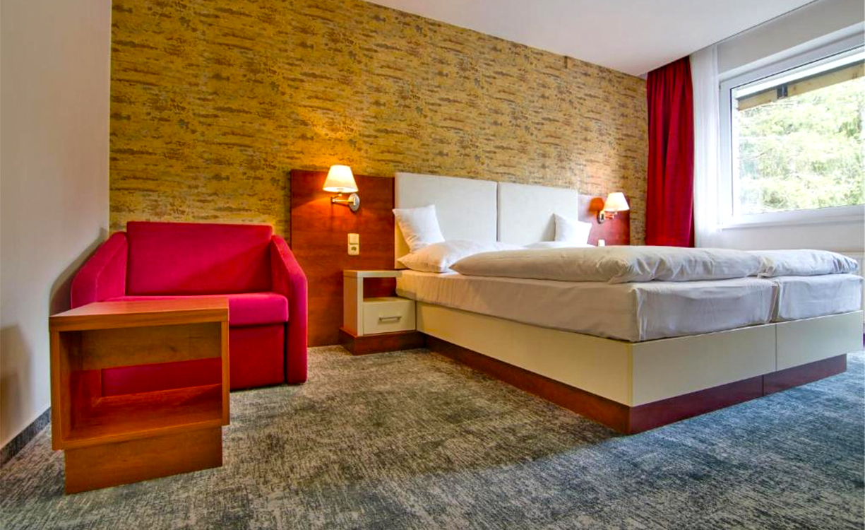 Hotel Srní: Komfortable Unterkunft im Böhmerwald für Touristen, Familien und Erholungssuchende.