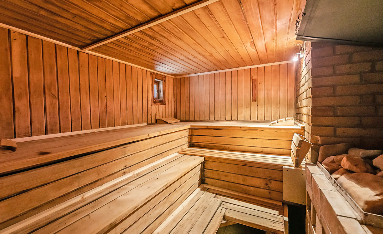 Hotel Perla Jizery v Josefově Dole: pohodový pobyt v srdci Jizerských hor se snídaní či polopenzí a wellness