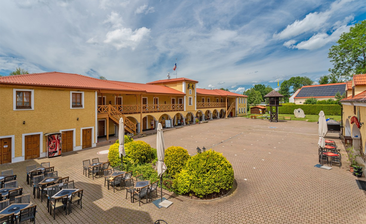 Resort Stein Cheb: rodinný resort u Skalky s wellness a minizoo